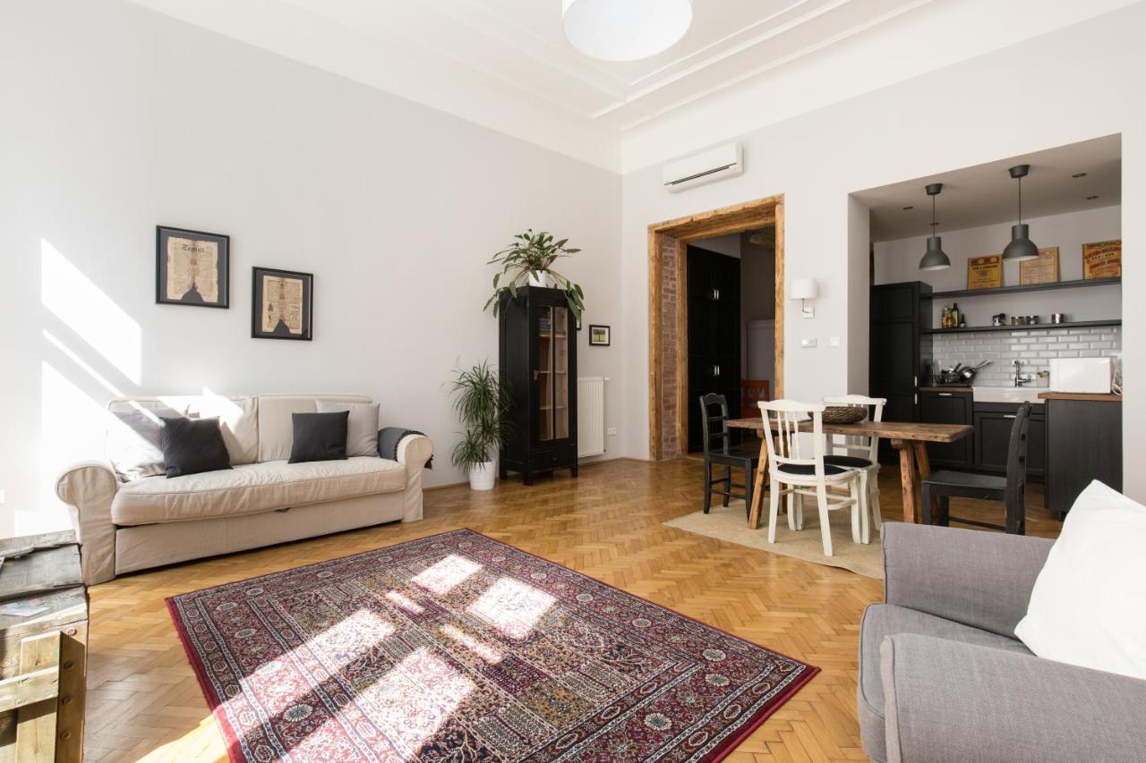 King Rustik & Central Apartment Budapest Kültér fotó